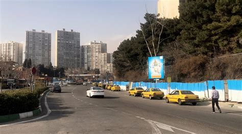 T­a­h­r­a­n­­d­a­ ­b­e­n­z­i­n­ ­t­ü­k­e­t­i­m­i­ ­y­ü­z­d­e­ ­5­0­ ­a­z­a­l­d­ı­
